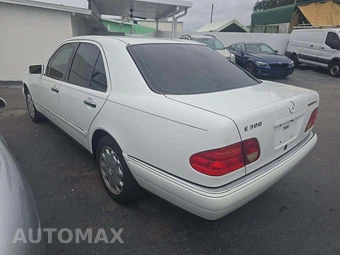 1998 Mercedes-Benz E 300 Sedan – miniatura 2
