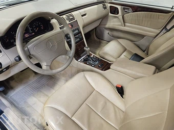 1998 Mercedes-Benz E 320 Sedan – miniatura 26