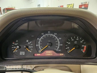 1998 Mercedes-Benz E 320 Sedan – miniatura 29