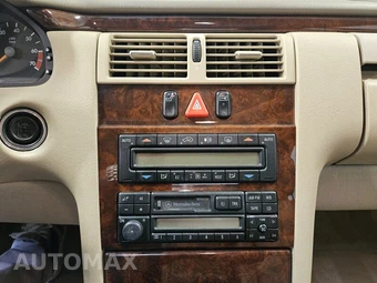 1998 Mercedes-Benz E 320 Sedan – miniatura 30