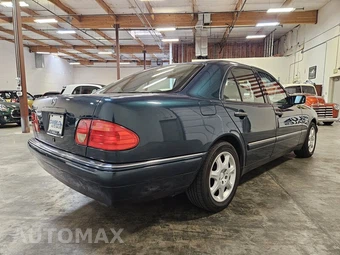1998 Mercedes-Benz E 320 Sedan – miniatura 8