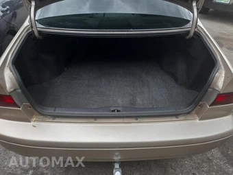 1998 Toyota Camry LE – miniatura 19