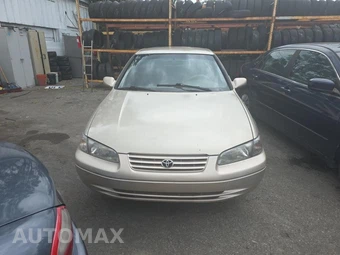 1998 Toyota Camry LE – miniatura 2
