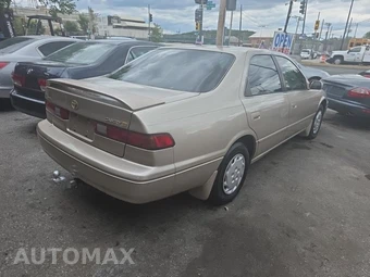 1998 Toyota Camry LE – miniatura 4