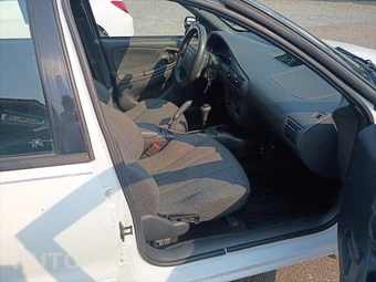 1999 Chevrolet Cavalier Sedan - miniatura 12
