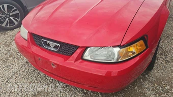 1999 Ford Mustang GT Convertible – miniatura 39