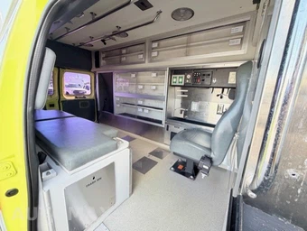 1999 Ford Super Duty E-350 Recreational Van 138.0" WB - miniatura 20