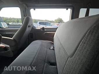1999 Ford Super Duty E-350 Wagon XLT 138.0" WB - miniatura 13