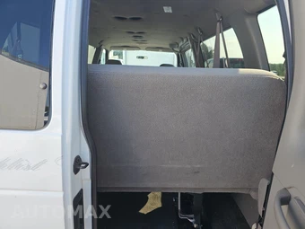 1999 Ford Super Duty E-350 Wagon XLT 138.0" WB - miniatura 17