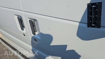 1999 Ford Super Duty E-350 Wagon XLT 138.0" WB - miniatura 25