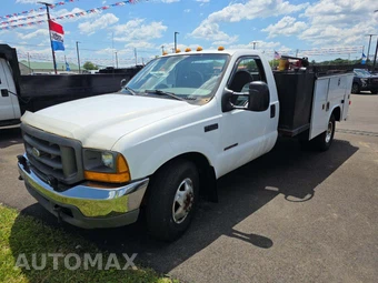 1999 Ford Super Duty F-350 Cab Chassis XL Regular Cab DRW
