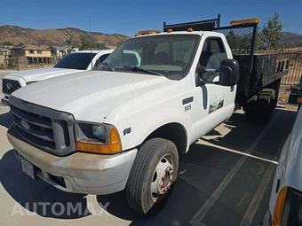 1999 Ford Super Duty F-450 Cab Chassis XL Regular Cab DRW