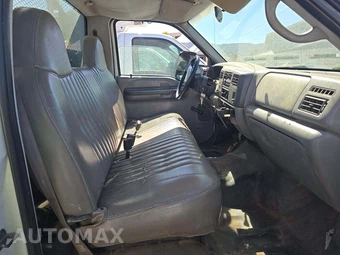 1999 Ford Super Duty F-450 Cab Chassis XL Regular Cab DRW - miniatura 17