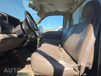 1999 Ford Super Duty F-450 Cab Chassis XL Regular Cab DRW - miniatura 6