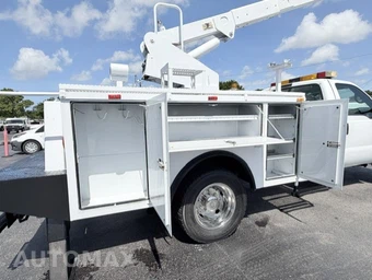 1999 Ford Super Duty F-550 Cab Chassis XL Regular Cab DRW - miniatura 11