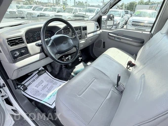 1999 Ford Super Duty F-550 Cab Chassis XL Regular Cab DRW - miniatura 12