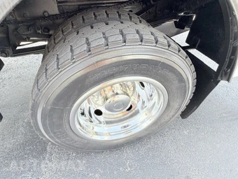 1999 Ford Super Duty F-550 Cab Chassis XL Regular Cab DRW - miniatura 9