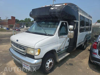1999 Ford Super Duty RV Cutaway DRW - car from the USA, Manheim Buy-Now listing at AUTOMAX