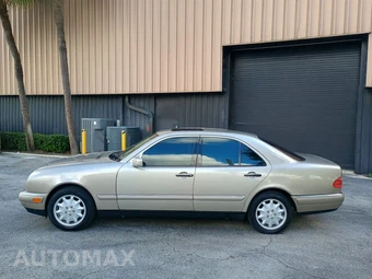 1999 Mercedes-Benz E 320 Sedan – miniatura 2
