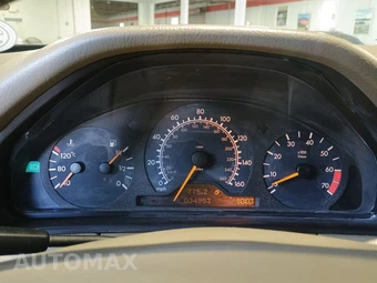 1999 Mercedes-Benz E 320 Sedan – miniatura 29