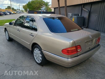 1999 Mercedes-Benz E 320 Sedan – miniatura 3