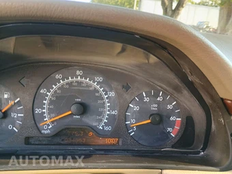 1999 Mercedes-Benz E 320 Sedan – miniatura 30