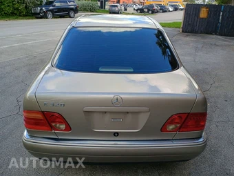 1999 Mercedes-Benz E 320 Sedan – miniatura 5