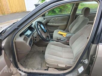 1999 Toyota Camry CE – miniatura 3