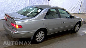 1999 Toyota Camry LE – miniatura 4