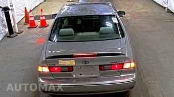 1999 Toyota Camry LE – miniatura 5