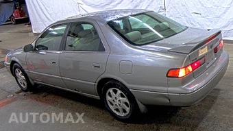 1999 Toyota Camry LE – miniatura 6