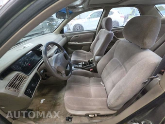 1999 Toyota Camry LE – miniatura 7