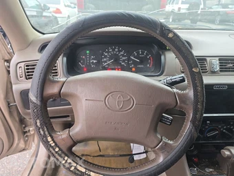 1999 Toyota Camry LE – miniatura 10