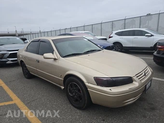 1999 Toyota Camry LE – miniatura 3