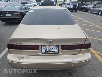 1999 Toyota Camry LE – miniatura 5