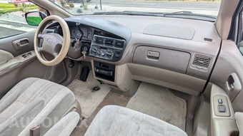 1999 Toyota Sienna CE 114.2" WB - miniatura 17