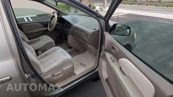 1999 Toyota Sienna CE 114.2" WB - miniatura 18