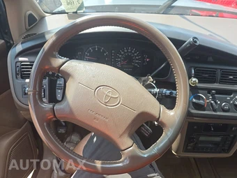 1999 Toyota Sienna LE 114.2" WB – miniatura 16