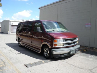 2000 Chevrolet Express G1500 Upfitter Van 135.0" WB - miniatura 2