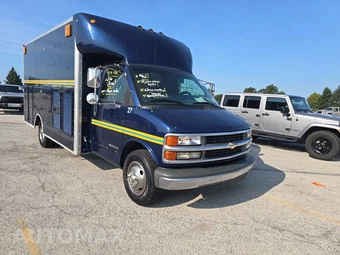 2000 Chevrolet Express G3500 Cutaway 1SA 12K GVWR DRW - miniatura 3