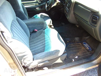 2000 Chevrolet S-10 Base Extended Cab Medium Bed – miniatura 11