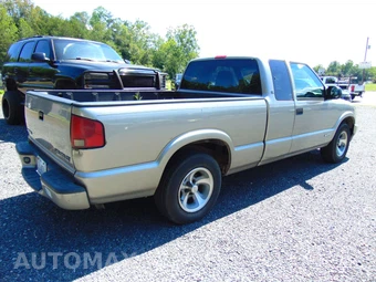2000 Chevrolet S-10 Base Extended Cab Medium Bed – miniatura 2