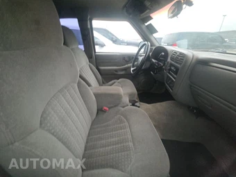 2000 Chevrolet S-10 LS Extended Cab Medium Bed - miniatura 8