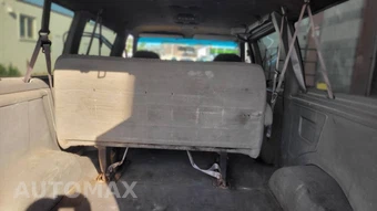 2000 Ford E-150 Wagon XL 138.0" WB - miniatura 24