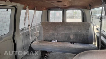 2000 Ford E-150 Wagon XL 138.0" WB - miniatura 25