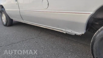 2000 Ford E-150 Wagon XL 138.0" WB - miniatura 30