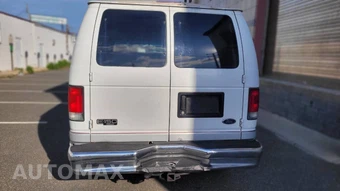 2000 Ford E-150 Wagon XL 138.0" WB - miniatura 33