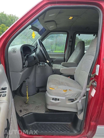 2000 Ford E-150 Wagon XL 138.0" WB – miniatura 3
