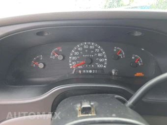 2000 Ford E-150 Wagon XL 138.0" WB – miniatura 6
