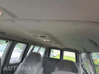 2000 Ford E-150 Wagon XL 138.0" WB – miniatura 8